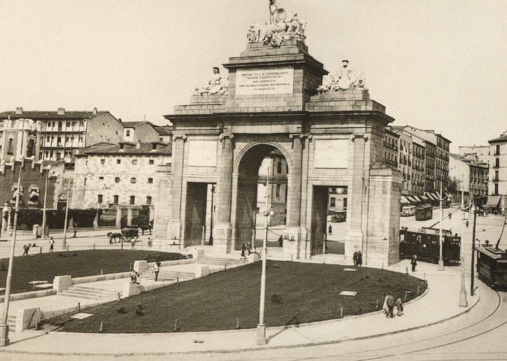La foto de la semana: Puerta de Toledo (1934)